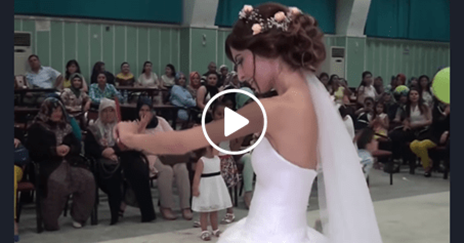 Erik Dalıyla Adeta Kendinden Geçen Çılgın Gelin