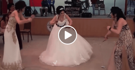 Gelin görümcelerden mükemmel kaşık oyunu.. İzlemeye değer