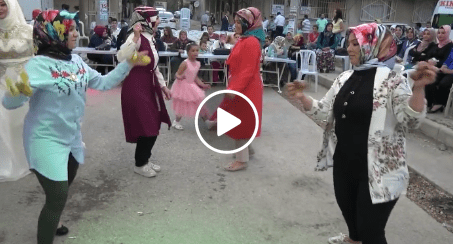 Hanım ablalardan oldukça hoş iğde dalı ve gımıldan kaşık oyunu