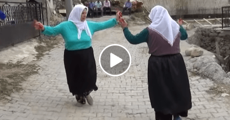 Teyzelerden mükemmel kaşık oyunu, yöre Kütahya Simav